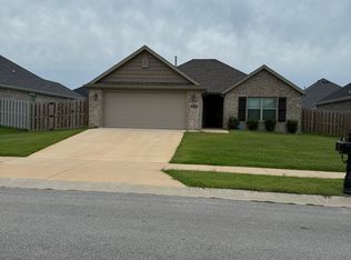 4535 W Topeka Ave, Fayetteville, AR 72704