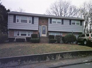 6 Dartmouth St, Randolph, MA 02368
