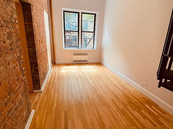4th image of 369 W 51st St #1A