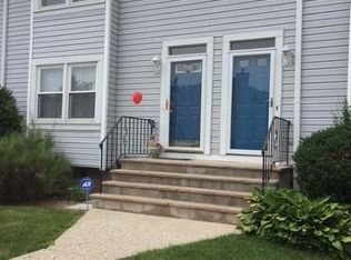 57 Village Dr #705, Hamburg, NJ 07419