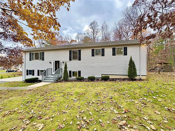 2nd image of 1331 Deer Path Dr