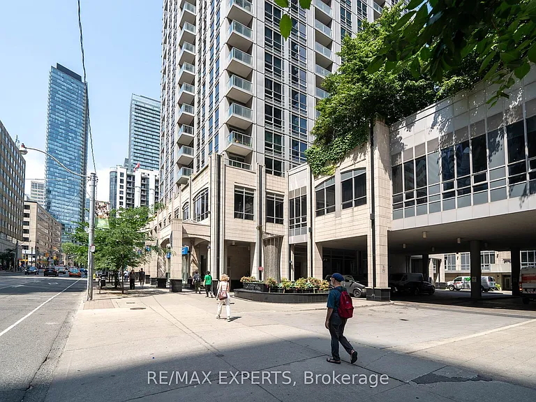 763 Bay St #307 — Photo 5