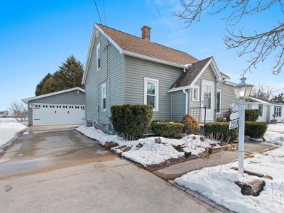 2213 South 35th STREET, Manitowoc, WI, 54220