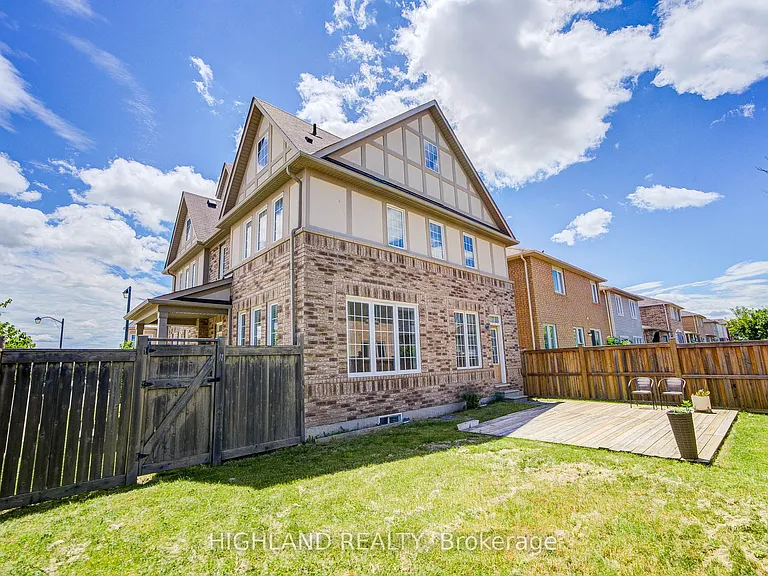 513 Tyrone Cres — Photo 31