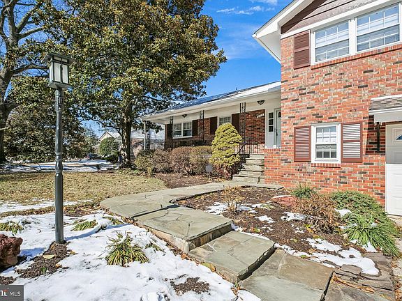 4th image of 606 Winhall Way