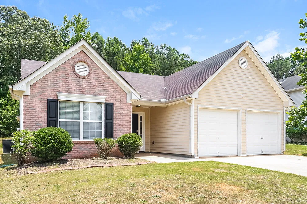 3 bed, 2.0 bath, 1278 sqft, $1,755 — Photo 3