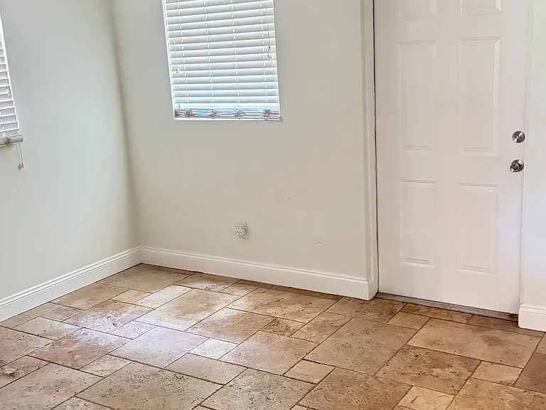 1160 Park View Ln — Photo 10