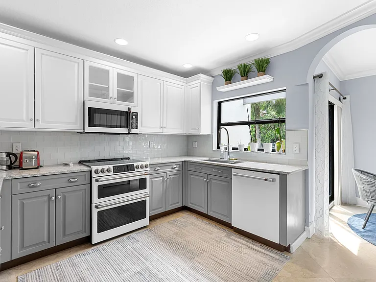 11397 Pond View Dr #E202 — Photo 13