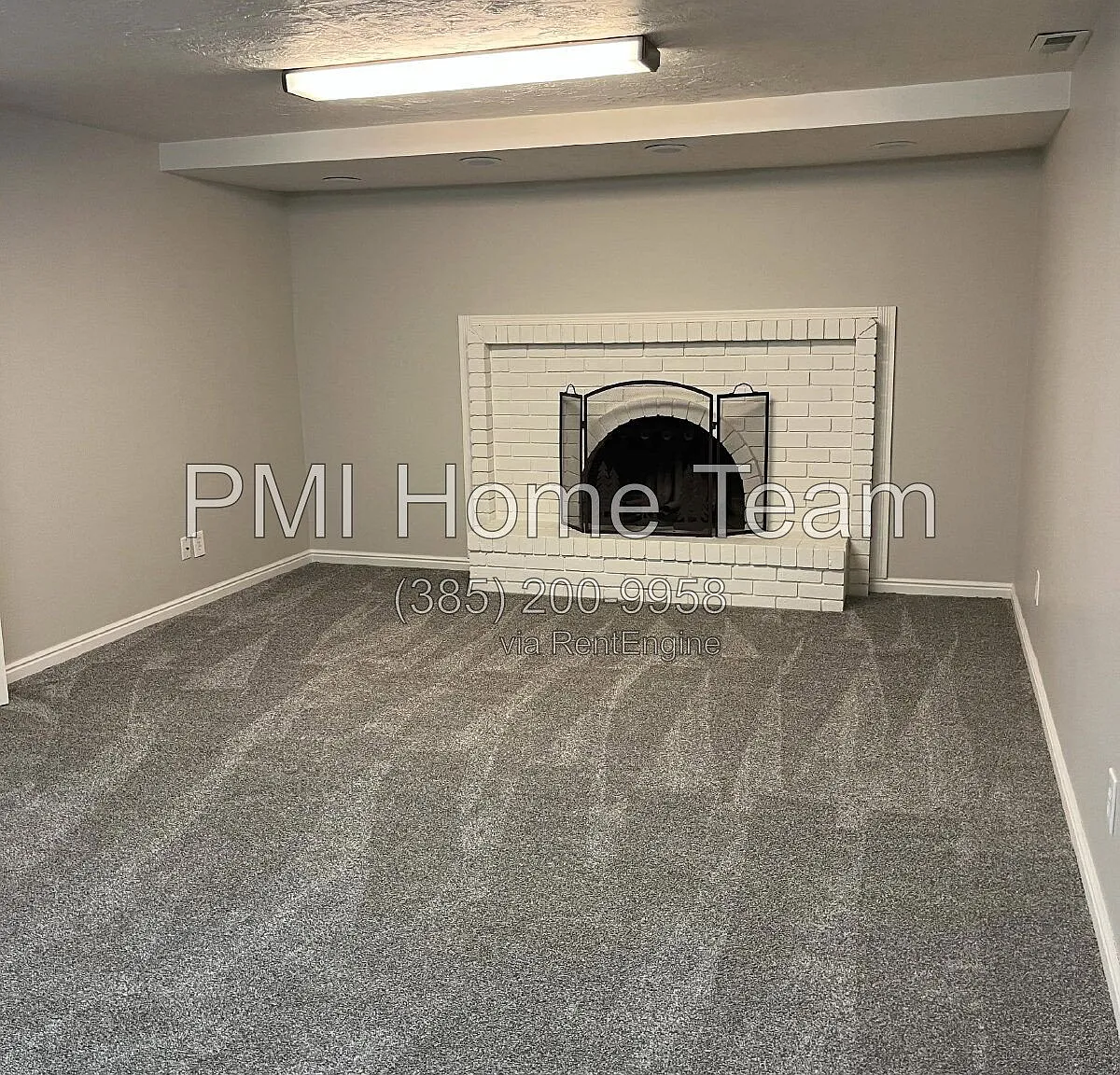 3 bed, 3.0 bath, 2200 sqft, $2,400 — Photo 2