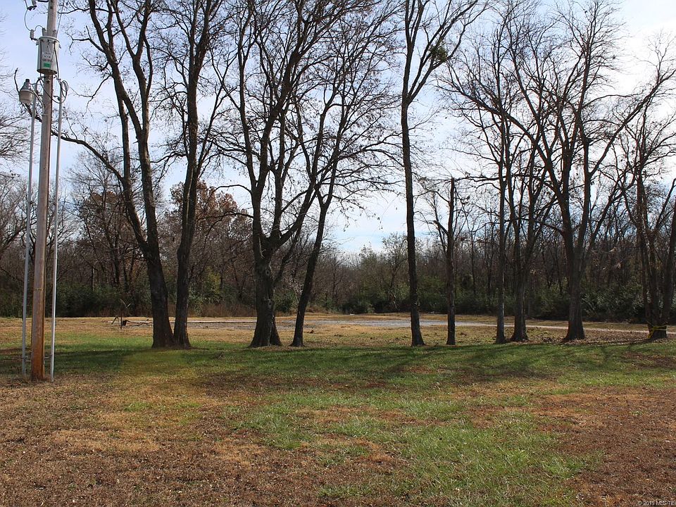 2nd image of 18040 E 613 Rd