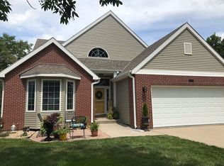 4321 Hidden Valley Dr, Saint Joseph, MO 64506