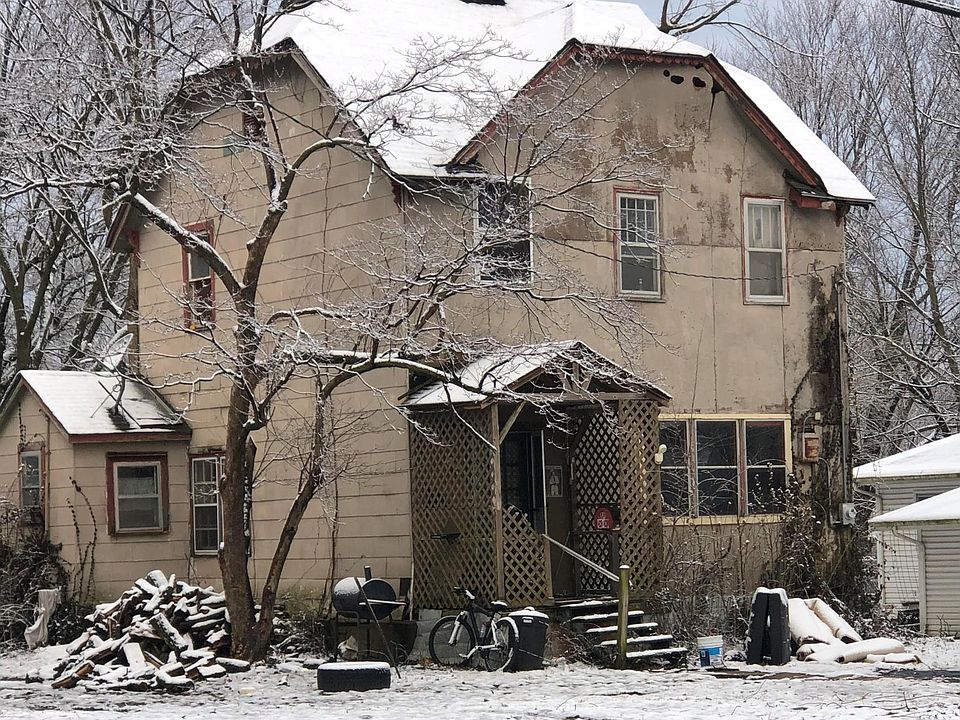 1st image of 2441 N Lyon Ave