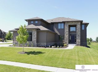20051 Pierce St, Omaha, NE 68130