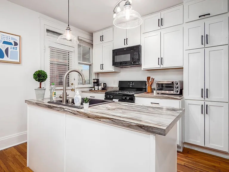 54 W Kossuth St #54 — Photo 7