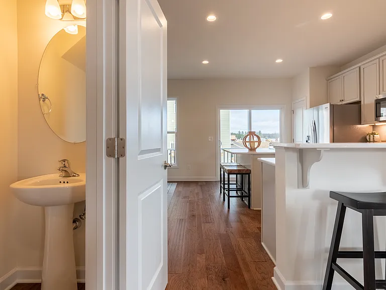 335 John Adams Dr — Photo 11