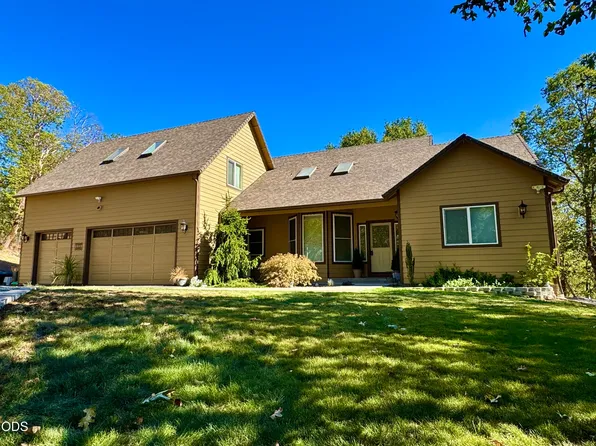 155 El Camino Way, Grants Pass, OR 97526