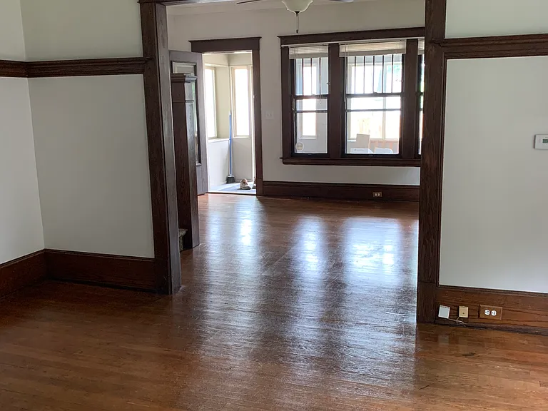 221 Grand Ave NE — Photo 5