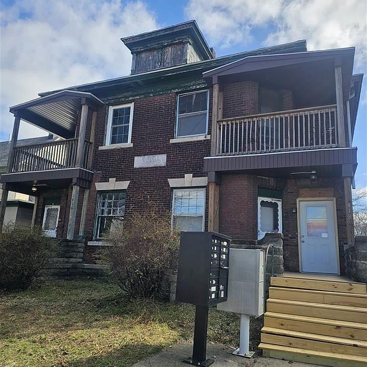 1st image of 416 S 5th St