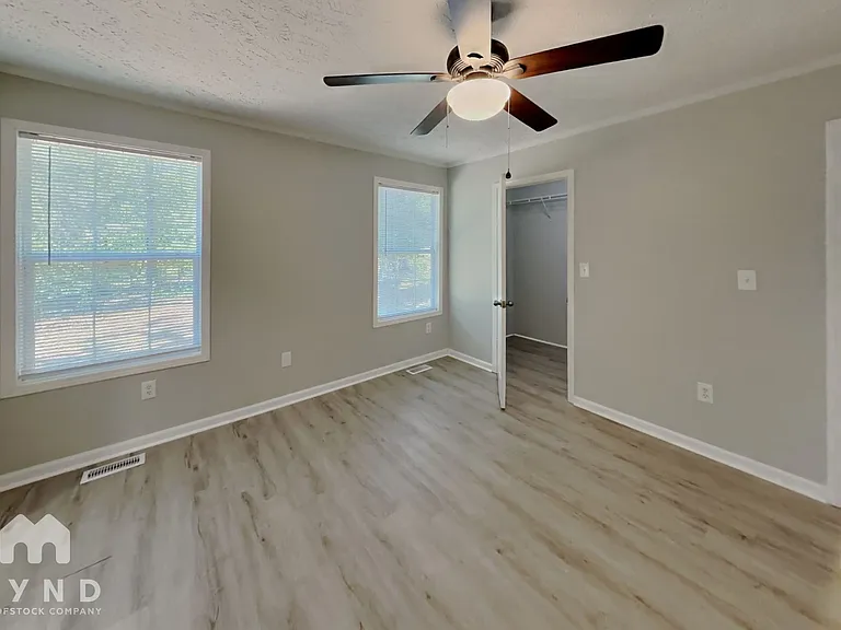 2208 Shalimar Dr — Photo 7