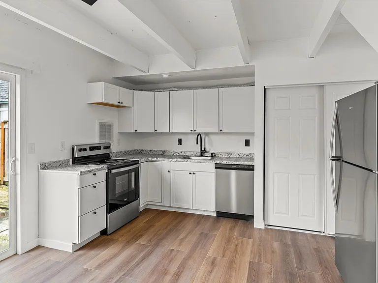 8803 11th St NE — Photo 3
