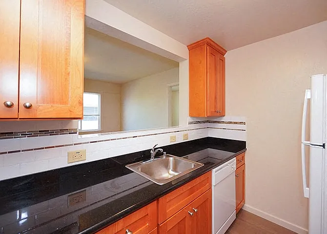 2610 Regent St. — Photo 21