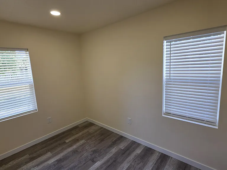 730 Myrtine St — Photo 17