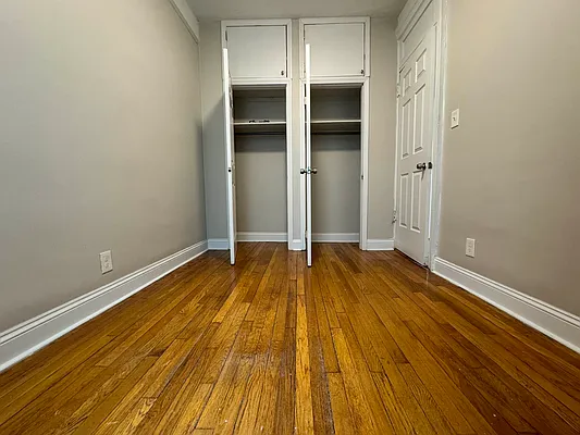 Rented by Hillel Realty Group | media 17