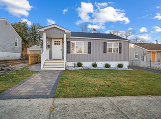 37 Summit Ave, Absecon, NJ 08201