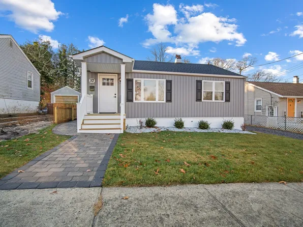 37 Summit Ave, Absecon, NJ 08201