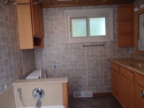 5th image of 1392 Gary Dr