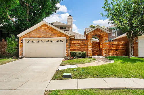 3905 Denham Way Photo 1