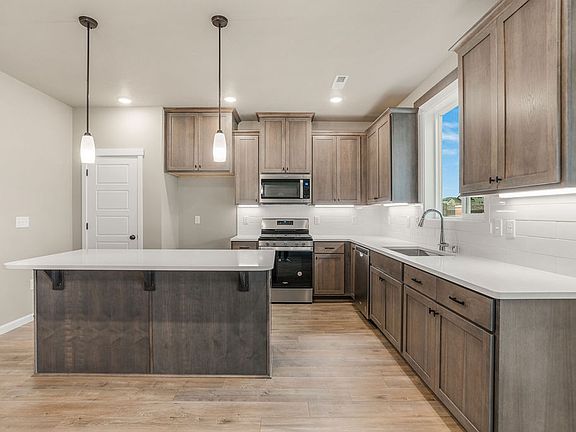 4th image of 7956 Cardinal Peak St