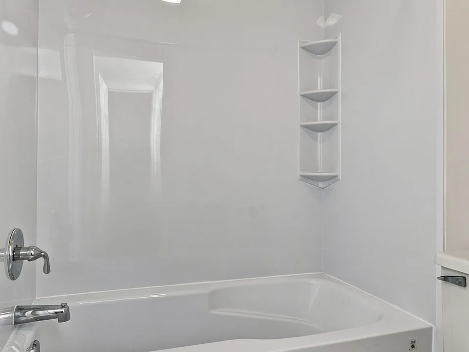 210 Yarmouth Ct