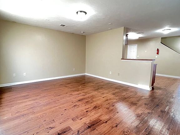 5th image of 10626 Pine Landing Dr #11612737