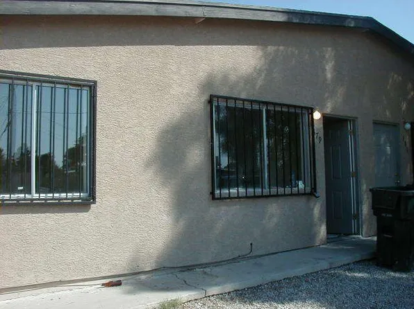 385 E Thoroughbred St, Tucson, AZ 85706