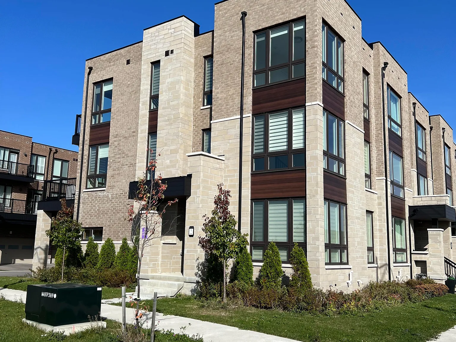 4 bed, $3,900 — Photo 2