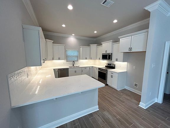3rd image of 18 Brilliance Blvd