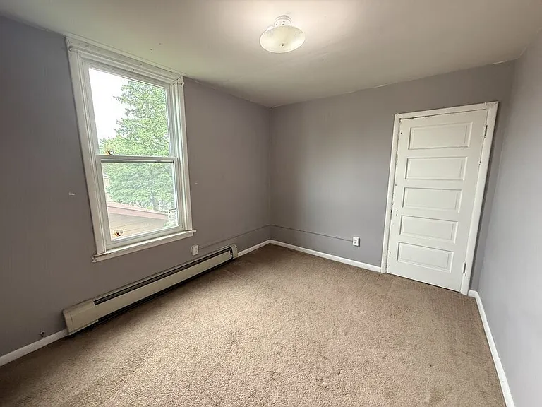 1204 Kenwood Ave — Photo 25