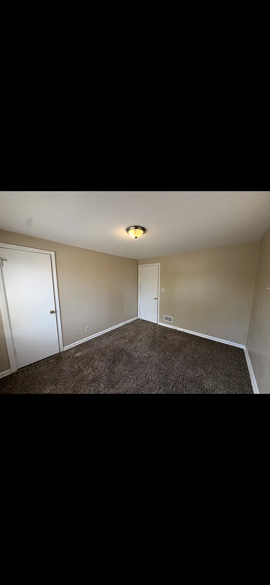 Building Photo - 5843 Monfort Hills Ave #4