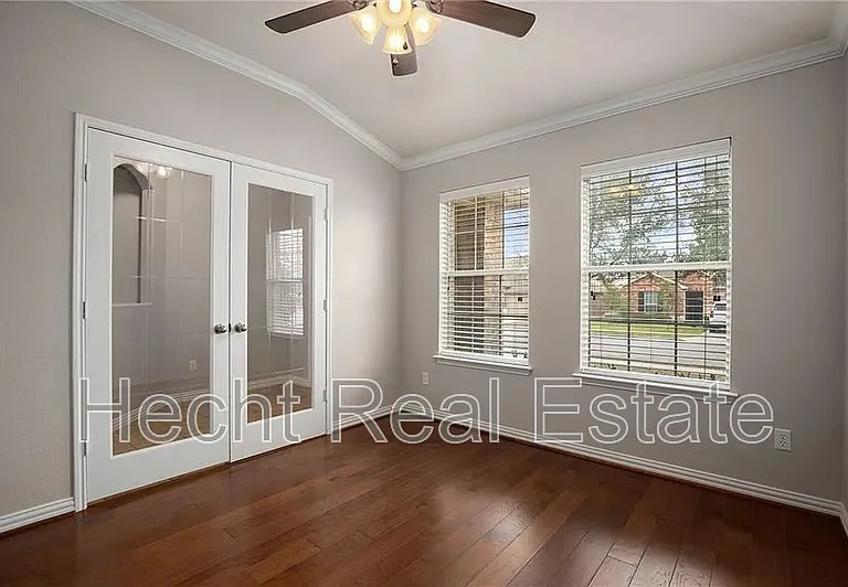 153 Carrington Dr — Photo 4
