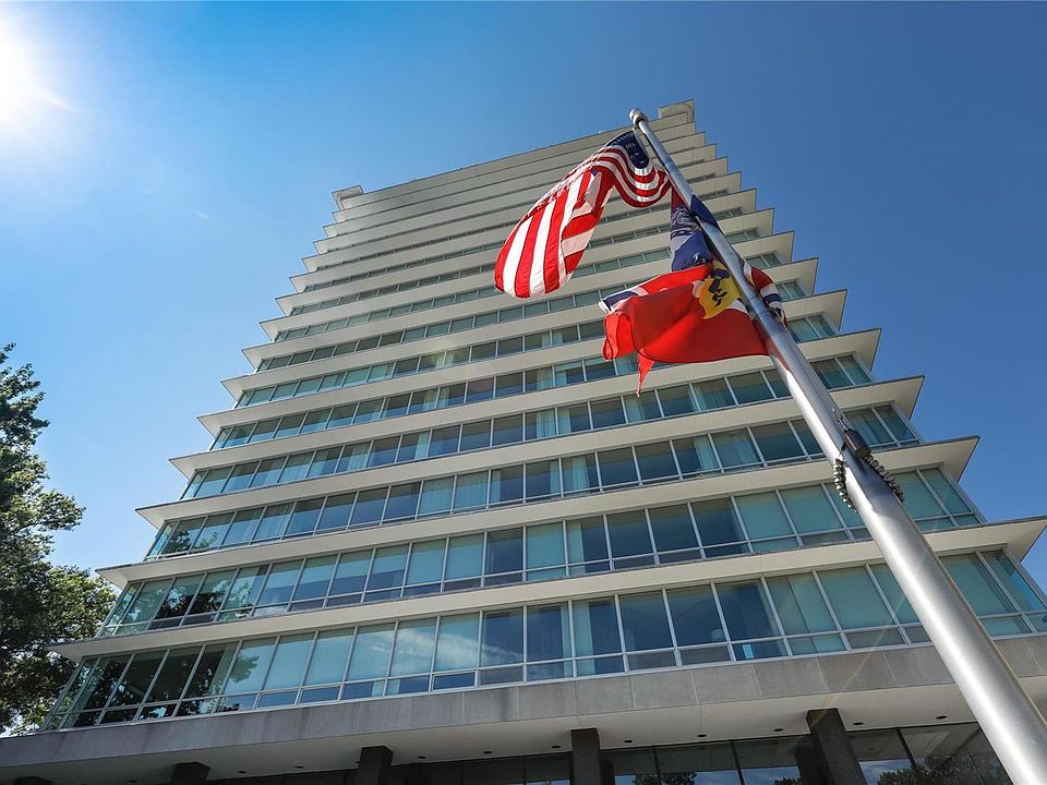 1st image of 801 S Skinker Blvd APT 8A