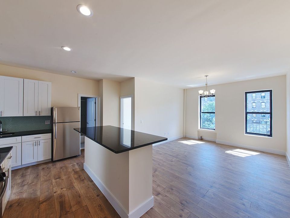 1st image of 561 Lenox Ave #27B