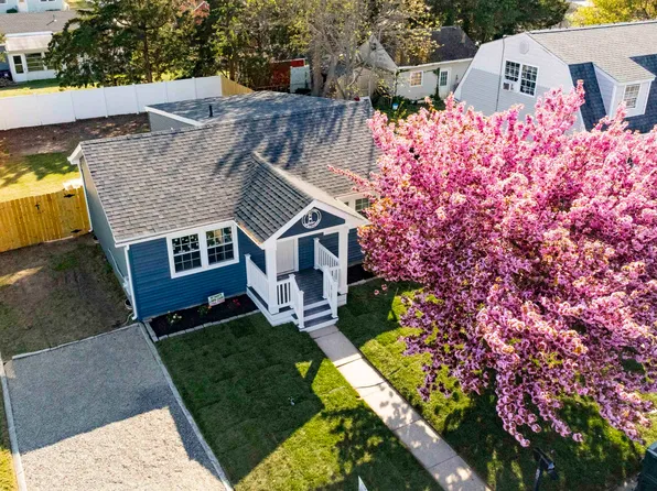 220 Hollywood Ave, Villas, NJ 08251