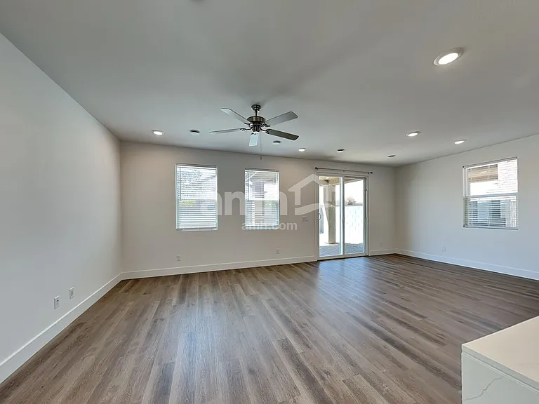 9131 Golden Sunflower Ct — Photo 5
