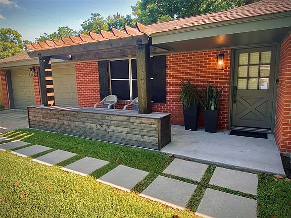4th image of 8108 Dellanera Dr