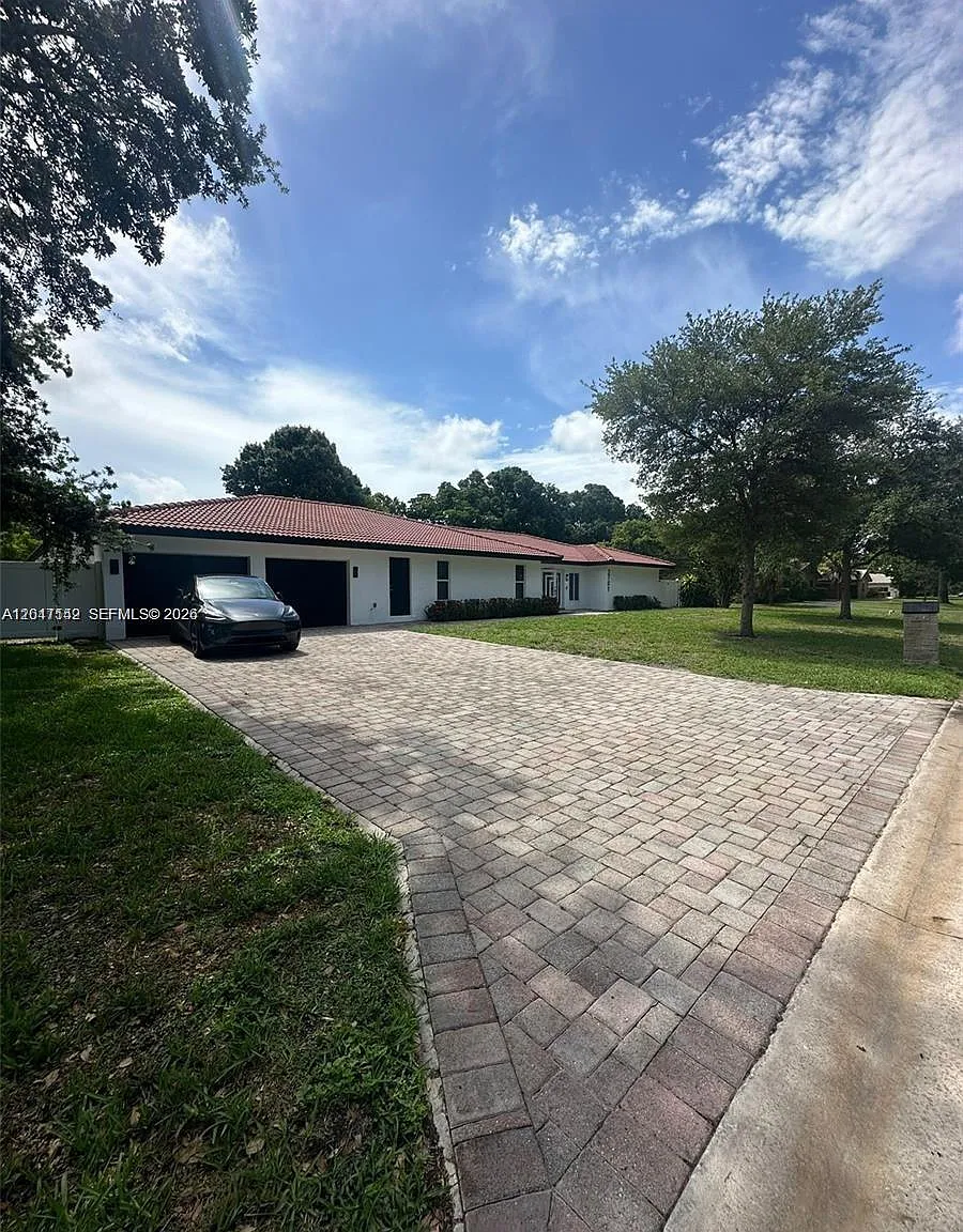 Coral Springs Country Clu — Photo 2