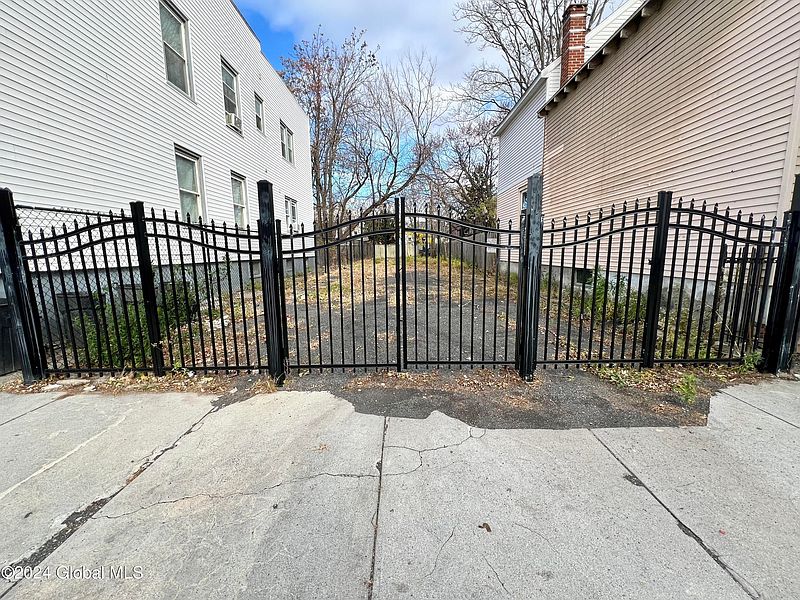 2nd image of 529 1st Street