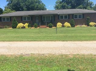 136 Fieldcrest Dr, Anderson, SC 29625