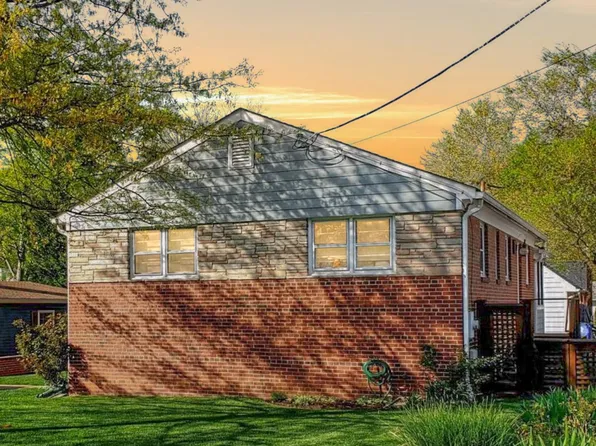 4505 Clearbrook Ln, Kensington, MD 20895
