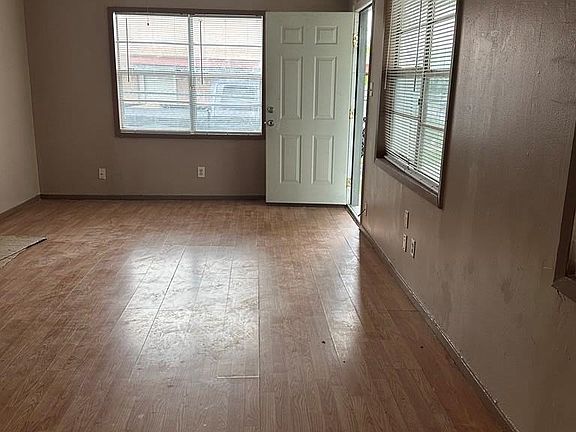 3rd image of 142 San Jacinto Dr